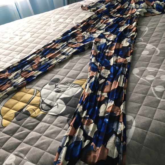 NWOT floral jumpsuit - Picture 2 of 5